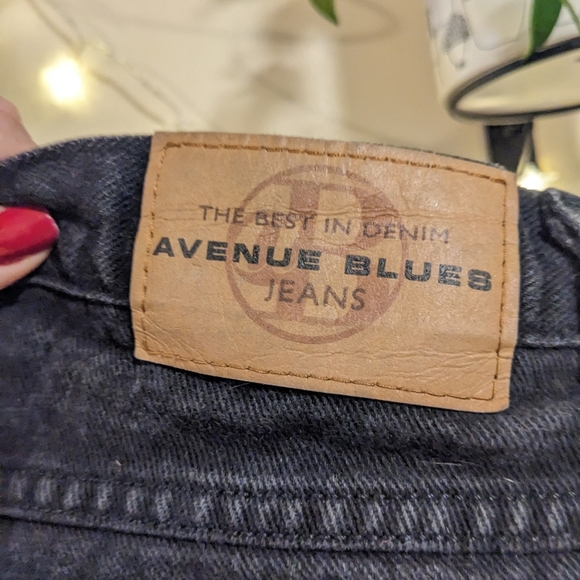 Vintage Plus Size Black Denim Jeans with Two Tone Button- Avenue Blues - Picture 4 of 6